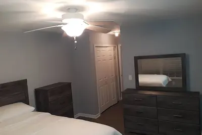 Image de Master bedroom w\/ private bathroom.