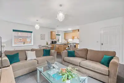 Image de Silver Stag Properties, Modern 2 Br House