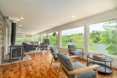 Image de Historical Lakefront Luxury 7 Bedroom - Eureka!