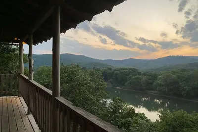 Image de Trout Run Lodge ~ with Gorgeous White River Views