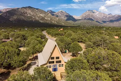 Image de The Point: Crestone Vacation Home