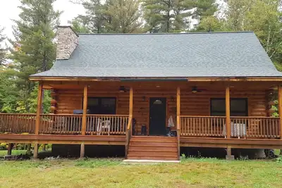 Ski Time! Adirondack Lincoln Log Cabin