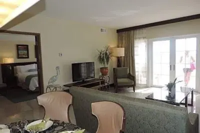 Image de Luxury Family Beachfront Condo  - 3 bdrms, 2 bath, full kitchen, Ac, cable Tv