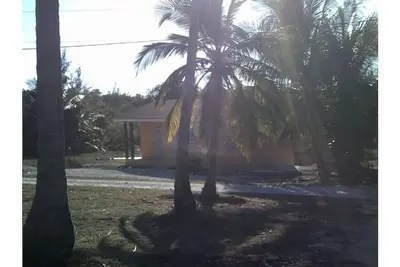 Image de quiet beach front cottage