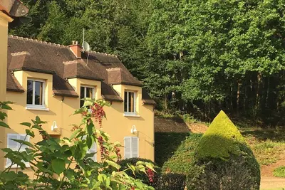 Image de douillet cottage dans un parc de 10ha avec étang à 1h30 de Paris