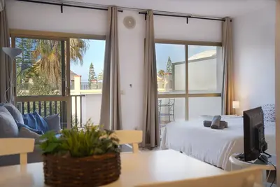 Image de Romana Playa 725 -beachside studio for rent in Elviria