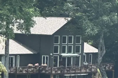 Image de Bunny Hollow located in Highlands Nc, 4 min from town & across fm the lodge.