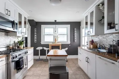 Image de The Fred Deluxe 7 Br by I95, Train, HarborVw, Stamford Beaches & Workspace\n\n