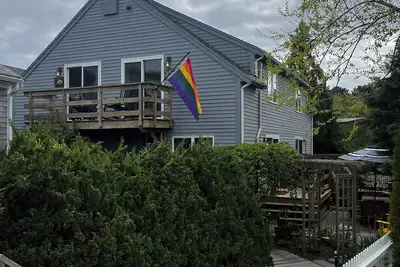 Image de Secret Garden Oasis in the heart of Ptown