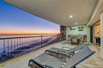Oceanfront Paradise at Sonoran Sky – Stunning 3br Condo, Pools, Water Slide & Unmatched Luxury!