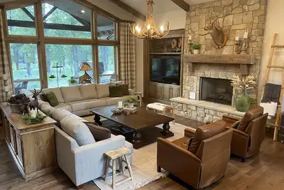 Image de Luxury 7 Br, 7. 5 Ba Home. Great for Retreats and Family Gatherings!