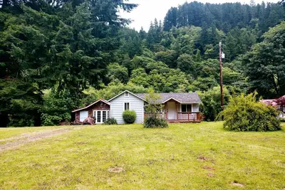 Image de Vintage River Cabin on the Siuslaw River