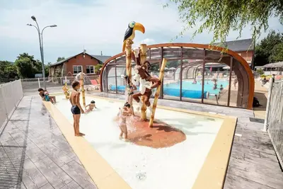Image de Bungalow toilé 3 pièces 4 personnes Sans sanitaires