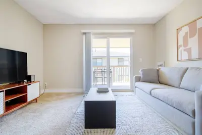 Image de Tasteful Foster City 2br w/ Gym, Pool, W/D, near highways, by Blueground