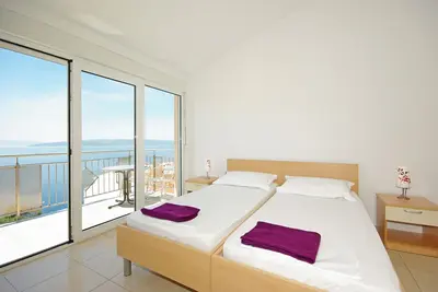 Image de Appartement de trois chambres avec le balcon et la vue sur le mer Krvavica, Makarska (A-18911-b)