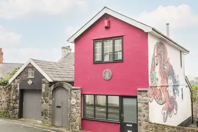Image de Ty Coets (Coach House), romantic in Caernarfon