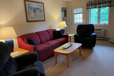 Image de Enjoy the views from your balcony of Loon`s South Mt from this cozy 2 bedroom