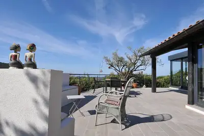 Image de Maison avec piscine avec vues magnifiques