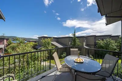 Image de 3 Bedroom Sooke Townhome