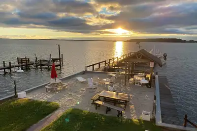 Image de Dewey Beach Waterfront 5-Star Property. Last 2 weeks in August still available!