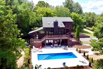 Image de Bourbon Country Lodge • 5 Acre Resort Pool+Hot Tub
