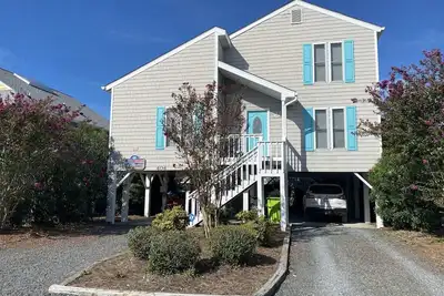 Image de Sunset Beach island home - canal front! Close to beach!