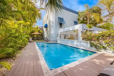 Image de Bella Vita: Canal front, pool, perfect location!