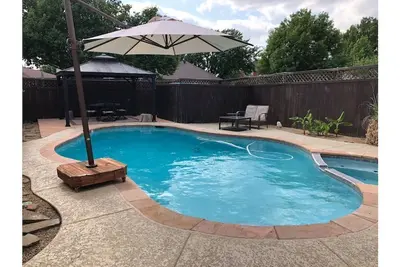 Image de Lewisville -Home Away From Home - Pool/Spa Retreat
