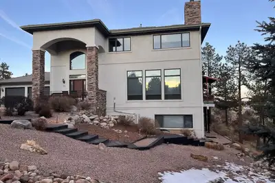 Image de Natural Wonder in North Colorado Springs; Entire Floor With Private Entry
