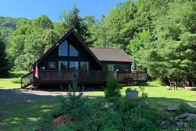 Image de A-Frame cabin off private lake in Bloomsburg, Pa