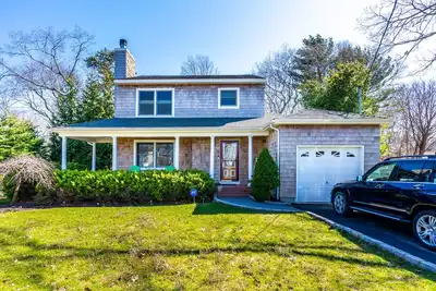 Image de Lovely Hampton Bays house