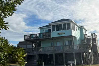 Image de Ocean & Sound Views, 4br house, Private Pool & Hot Tub, WiFi, Ac, Dog Friendly
