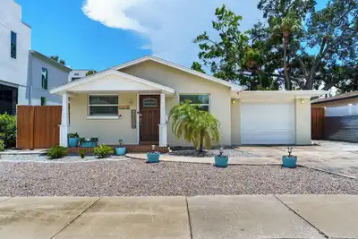 Image de Private Hot Tub near Univ of Tampa; Nestled in Downtown