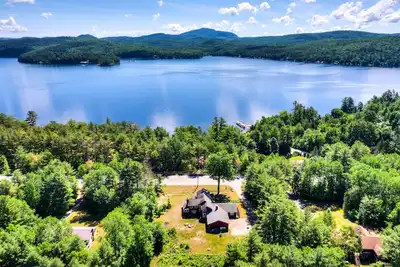Image de Vintage Schroon Lake Farmhouse w/ Private Beach!