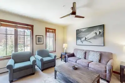 Image de Third Floor Condo with Shared Pool and Hot Tub, WiFi, Gas Fireplace, & Balcony