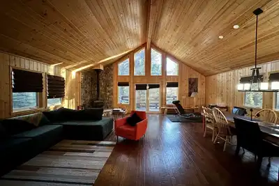 Image de Sierra City Loves Falls Cabin - Walking Distance to Waterfall & Pct