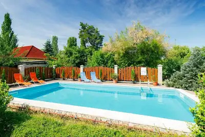 Image de Joli appartement pour 4 personnes avec Wifi, piscine, climatisation