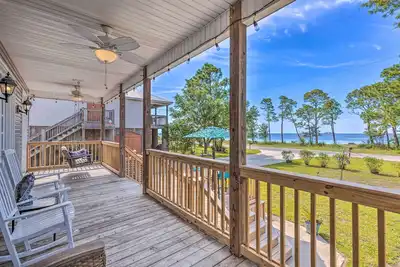 Image de Stunning Views & Waterfront Fun: Aloe Bay Home