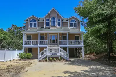 Image de 🏖️Fabulous Newly Updated 7 Br Home with Private Pool 🏖️