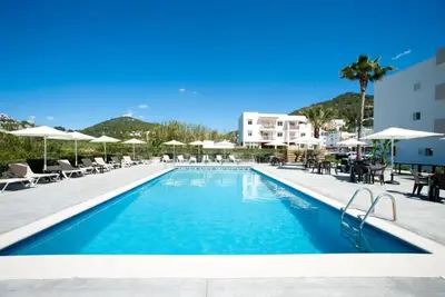 Image de Appartement Ses Veles 2 dormitorios près de la plage avec vue sur mer, piscine, Wi-Fi et jardin