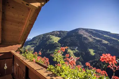 Image de Appartement \"Felderhof 1\" à proximité de la station de ski avec vue sur montagne, jardin et balcon