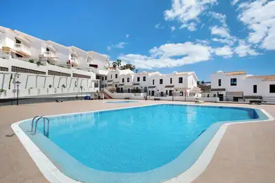 Image de Casa Dos Ángeles avec vue sur les montagnes, piscine, climatisation, Wi-Fi, jardin et terrasse