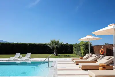 Image de Lush Family Retreat | Pool, Kids’ Activities & Near Beach by etouri