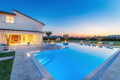 Relax in Villa con Piscina e Spa