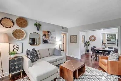 Image de Modern 2 Br Condo - 2 block from San Marco