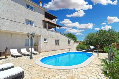 Image de Maison de vacances Pula pour 1 - 8 personnes avec 4 chambres à coucher - Maison de vacances