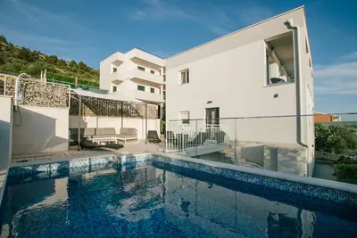 Image de Beautiful sea view villa with pool