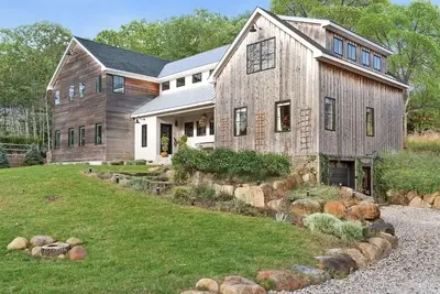 Image de Modern Farmhouse with Pool in East Hampton Beach Community, Wfh Friendly