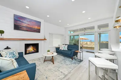 Image de Brand New Lower Unit On Beach W/ Patio & Firepit