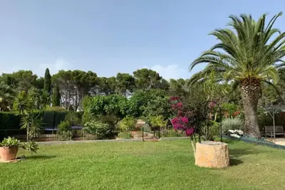 Image de Beautiful 3 bed Apartment 10 Minute Walk to Arenal Beach